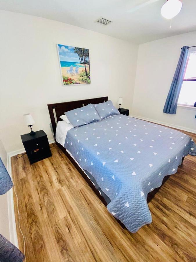 Two Fully Equipped Apartments And A Studio 5 Miles From The Beach St. Petersburg Dış mekan fotoğraf