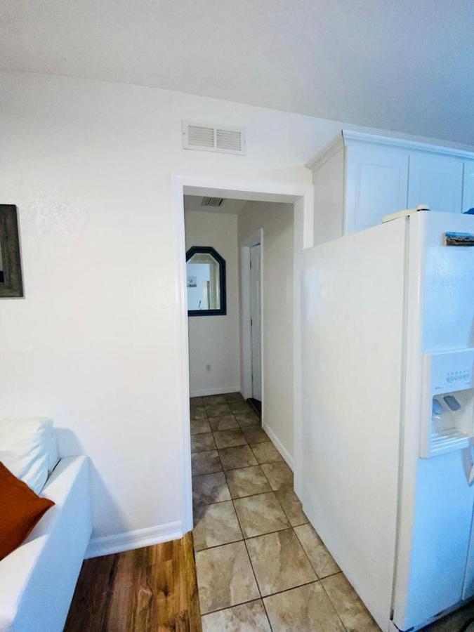 Two Fully Equipped Apartments And A Studio 5 Miles From The Beach St. Petersburg Dış mekan fotoğraf